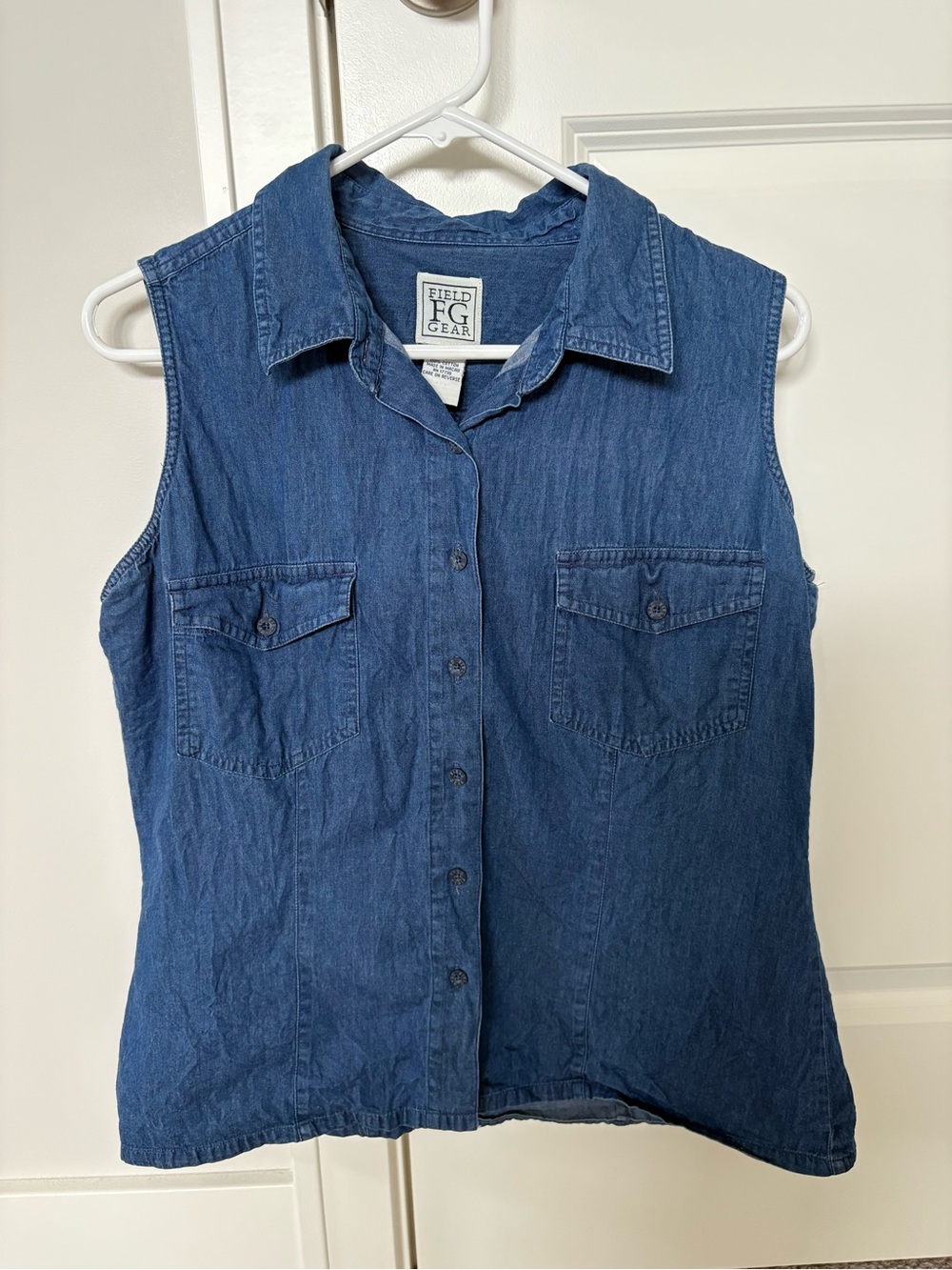 Field Gear Sleeveless Denim Button-Front Shirt - Blue